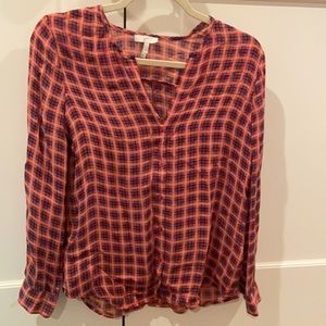 Stunning 100 % silk Joie blouse